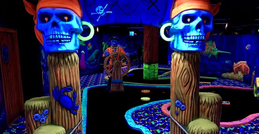 The Hague: Glowgolf Glow in the Dark Indoor Minigolf - Clean, friendly vibes, and what that means in practice