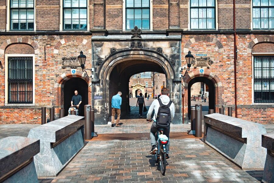 The Hague: Highlights Bike Tour - Lange Voorhout and The Passage: From Formal Streets to Old Shopping Charms