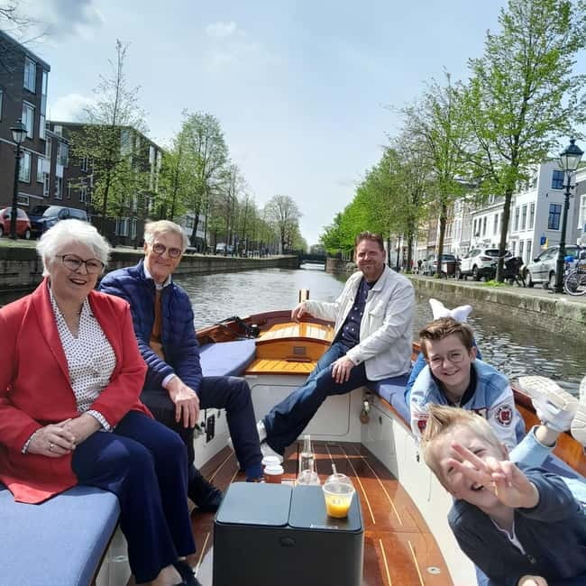 The Hague: individual tickets for an electric boattour! - Key things to know before you go