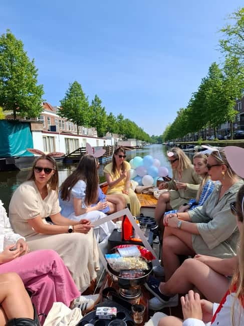 The Hague: individual tickets for an electric boattour! - The 75-minute canal cruise through the city center area