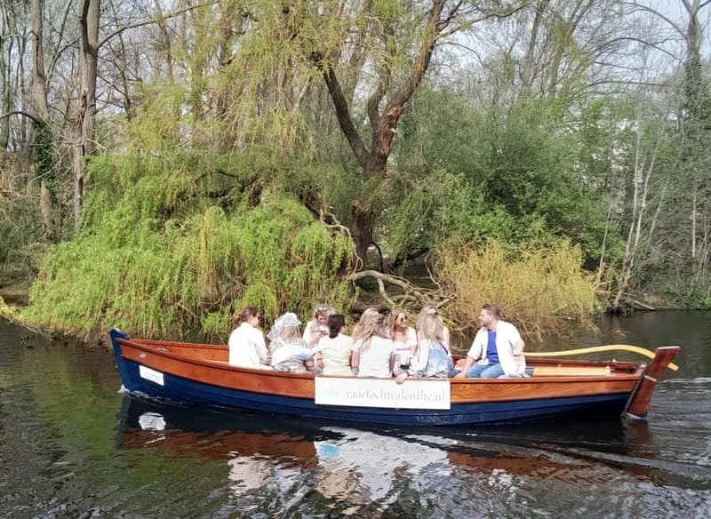 The Hague: individual tickets for an electric boattour! - Finding the dock at Mauritskade by the Hilton