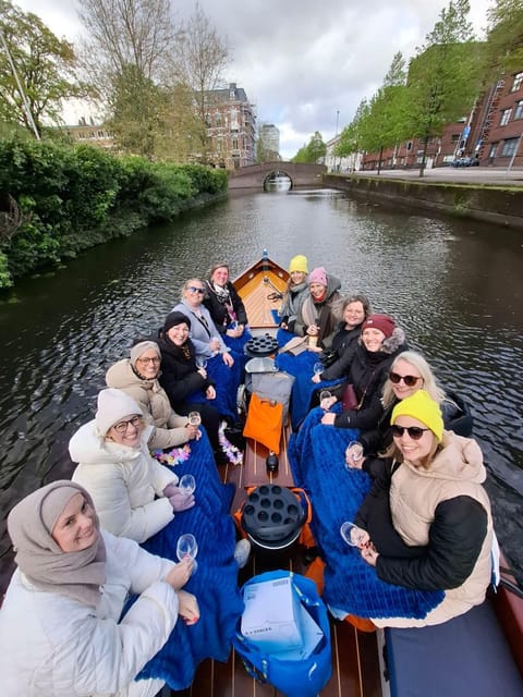 The Hague: Private Boattour up to 10 persons - What the skipper actually does during the cruise