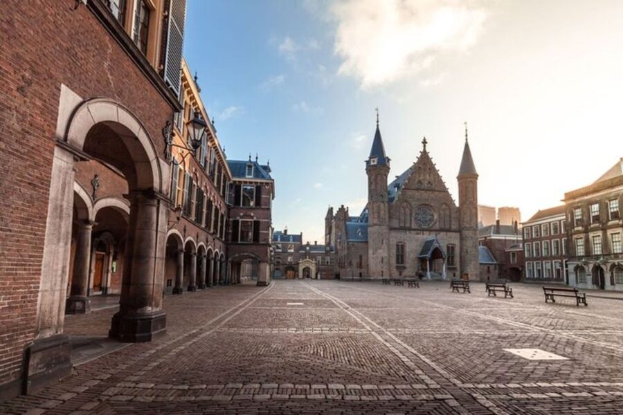 The Hague: Private Custom Walking Tour With A Local Guide - Getting Local Food Advice Without Paying for the Meal