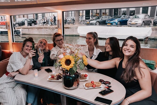 The Ultimate Amsterdam Canal Cruise - 2hr - Small Group with Drinks & Snacks - What you see on the 2-hour route, and why the captain’s choices matter