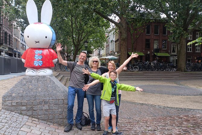 Utrecht: Guided Highlights Walking Tour - Pandhof Courtyards and Canal Levels: Utrecht’s Quiet Spaces Inside the City