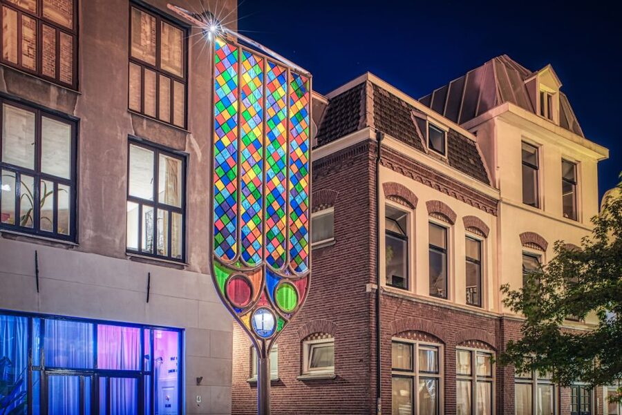 Utrecht: Guided Lumen Walking - Meeting at Domplein 9, Domsquare: quick, clear, and easy to find