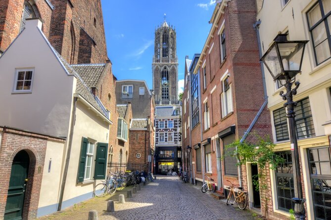 Utrecht Old Town: Medieval Monster Hunt & Walking Tour - Key things to know before you play