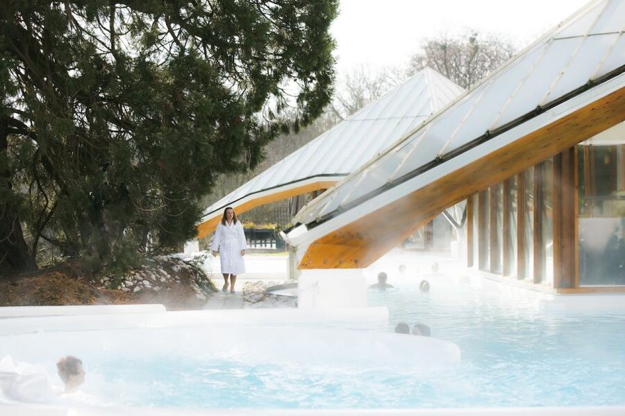 Valkenburg: Thermae 2000 Spa Entry Ticket - Your water route: indoor and outdoor thermal pools