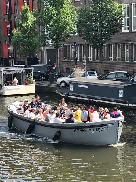 Visit Amsterdam by Boat with a French Guide (french) - Why the French guide matters so much (and who you might meet)