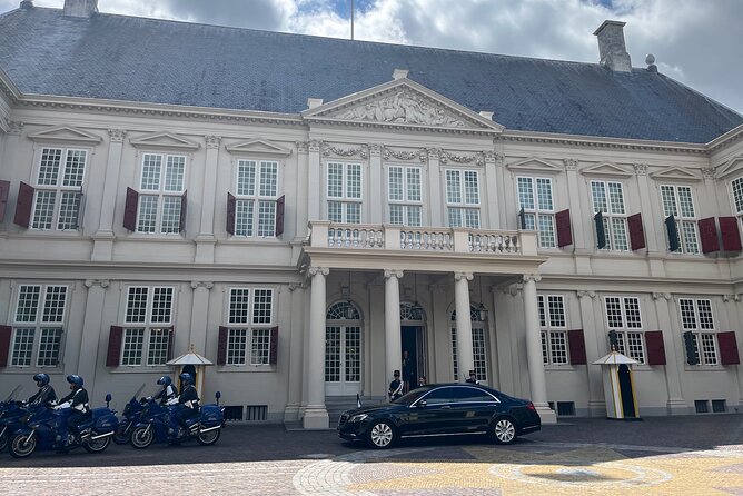 Visit the Girl with the Pearl Earring, The Hague & Delft City - Time for food and small detours: the day stays human, not scripted