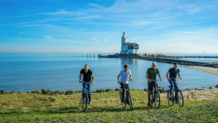 Volendam: Bike Rental including Highlights-Routes - Monnickendam and the old-town mood: why this stop feels like time travel