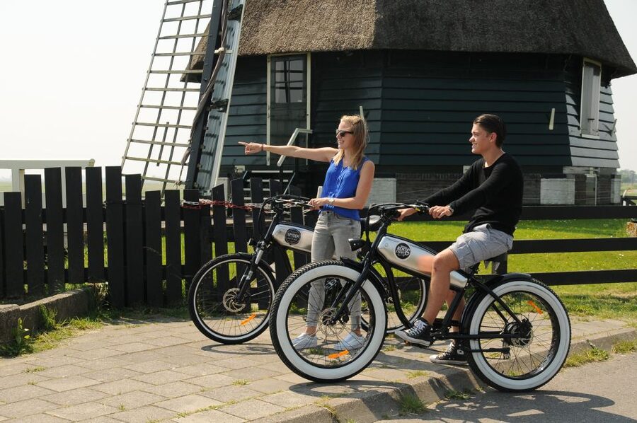 Volendam: E-Fatbike Rental - Edam in About an Hour: Canals, Alleys, and Cheese Market Energy