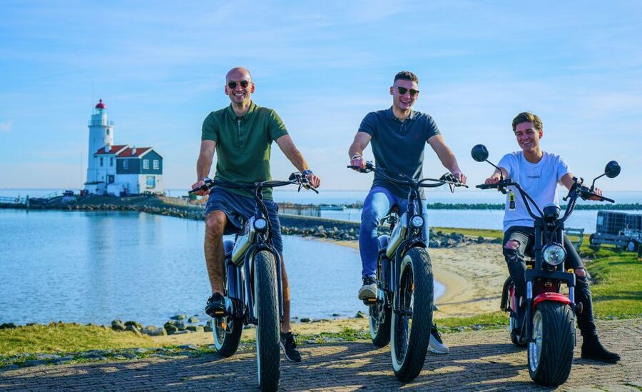 Volendam: E-Fatbike Rental - Marken by Dike and Bridges: Why It Feels Different From Volendam