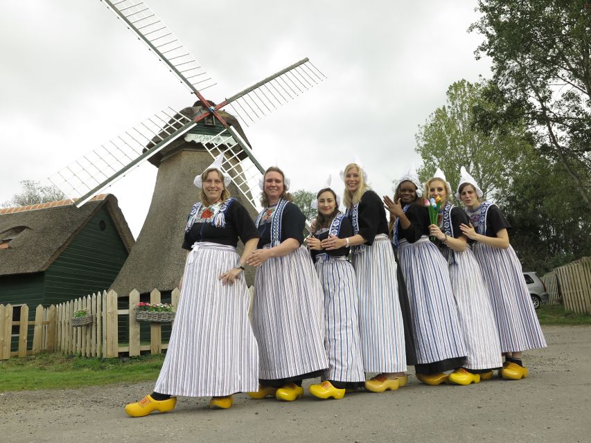 Volendam: Traditional Costume Photo with Cheese & Clog Tour - Who should book this Volendam costume and cheese tour?
