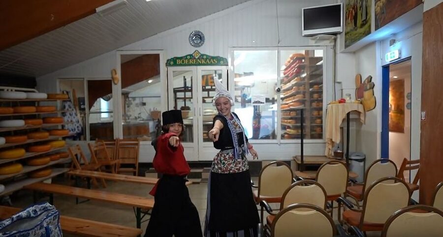 Volendam: Traditional Costume Photo with Cheese & Clog Tour - Clog workshop and the wood-to-shoe moment