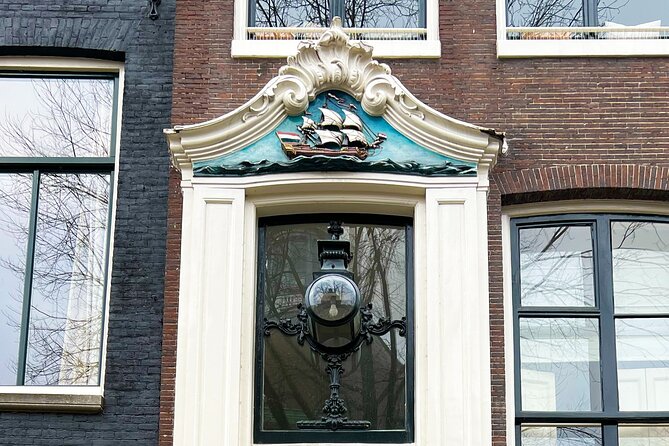 Walking Tour about Golden Age Architecture, private local guide - Huis Bartolotti: Red Brick, Sandstone Sculpture, And Italy-Linked Wealth