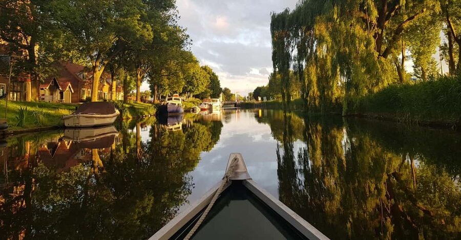 Whisperboat rental in beautiful area close to Amsterdam - Nature on the Water: Birds, Protected Waterways, and Quiet Views