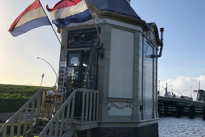 Windmills Zaanse Schans small group tour-region Amsterdam - A tight Zaanse Schans walk built around real Dutch crafts