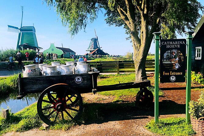 Zaanse Schans and Giethoorn Small-Group Tour with Hotel Pick-Up - The Royal Diamond tour stop, and why it’s part of the route