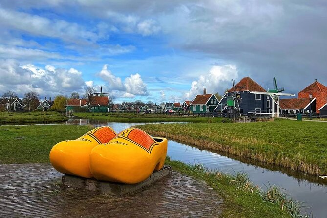 Zaanse Schans, Lego Village, Giethoorn Day Tour Incl. Boat Cruise - Stadshart Zaandam and the Lego building: quick and mostly about the photo