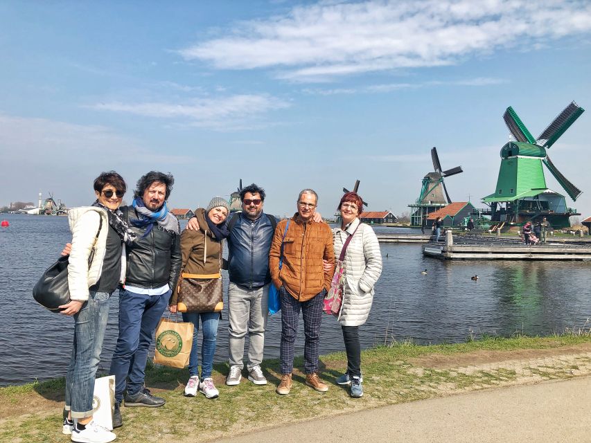 Zaanse Schans Windmills 4-Hour Tour in Italian - Entering Zaanse Schans without the Amsterdam chaos