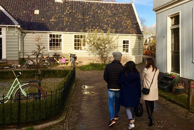 Zaanse Schans Windmills and Volendam Small-Group Tour from Amsterdam - Timing, Crowds, and What the Ride Is Like