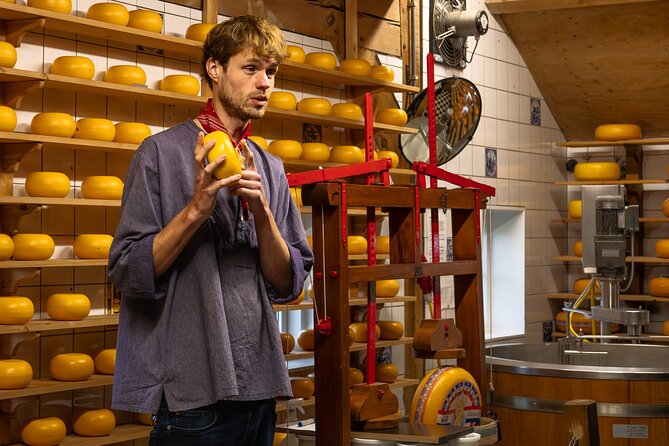 Zaanse Schans Windmills, Cheese and Volendam Tour from Amsterdam - The cheese farm stop: short, focused, and best if you like tasting